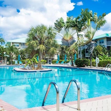 Beach Living At Plantation Village Blgs George Town Exteriör bild