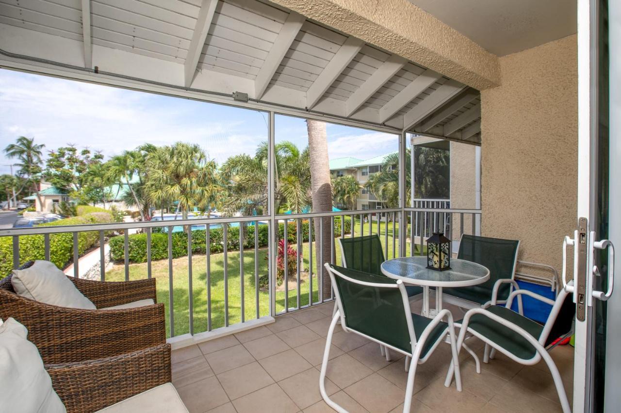 Beach Living At Plantation Village Blgs George Town Exteriör bild