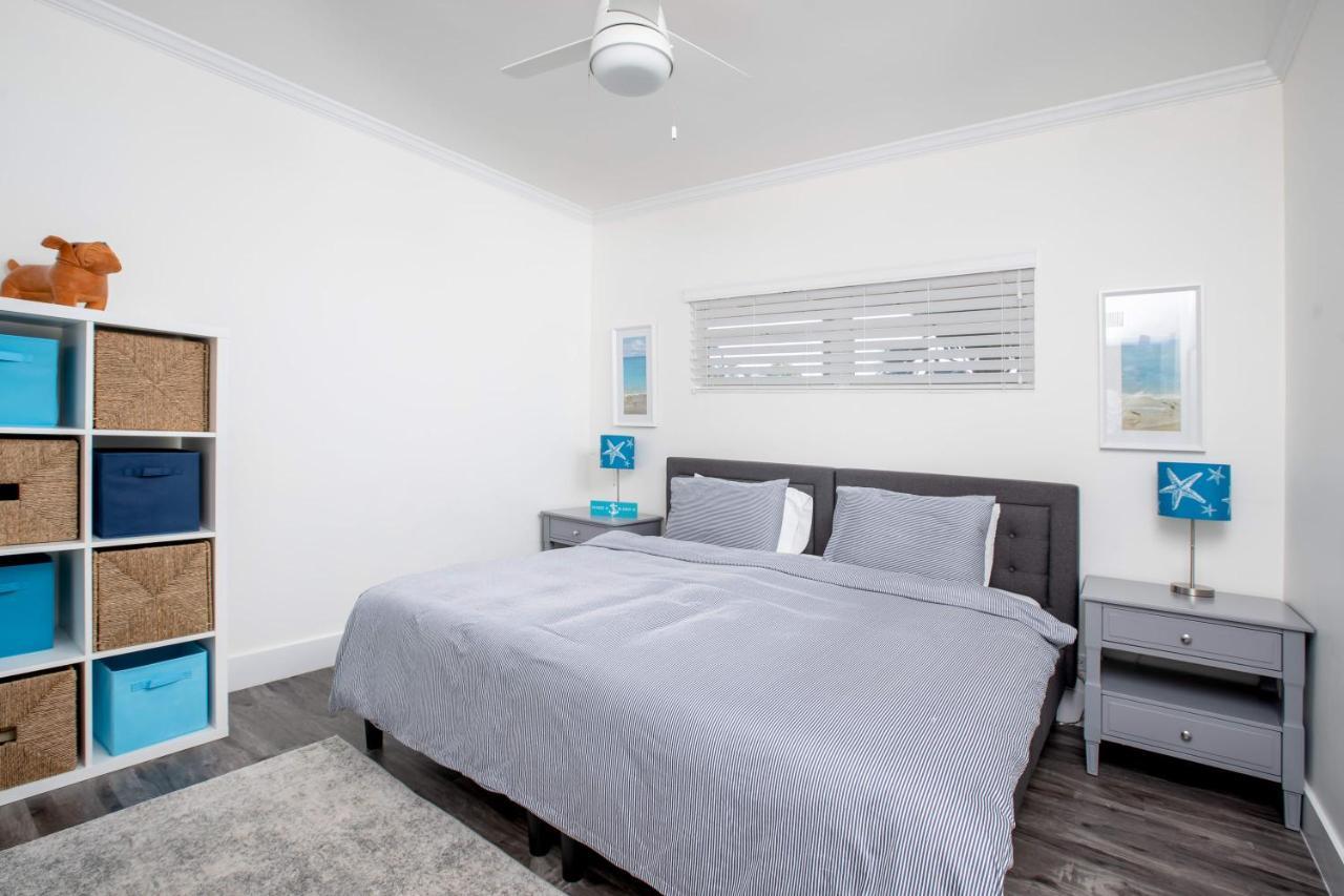 Beach Living At Plantation Village Blgs George Town Exteriör bild