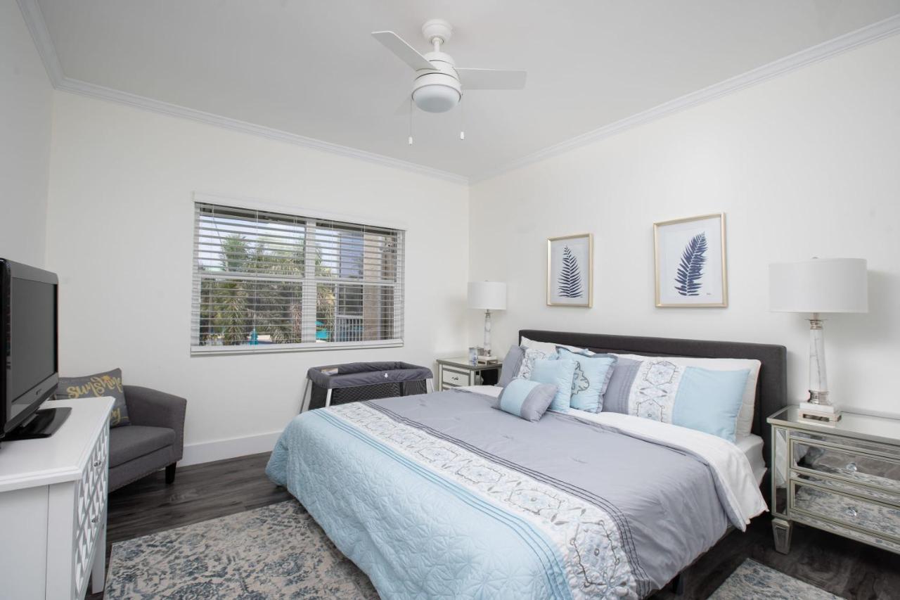 Beach Living At Plantation Village Blgs George Town Exteriör bild