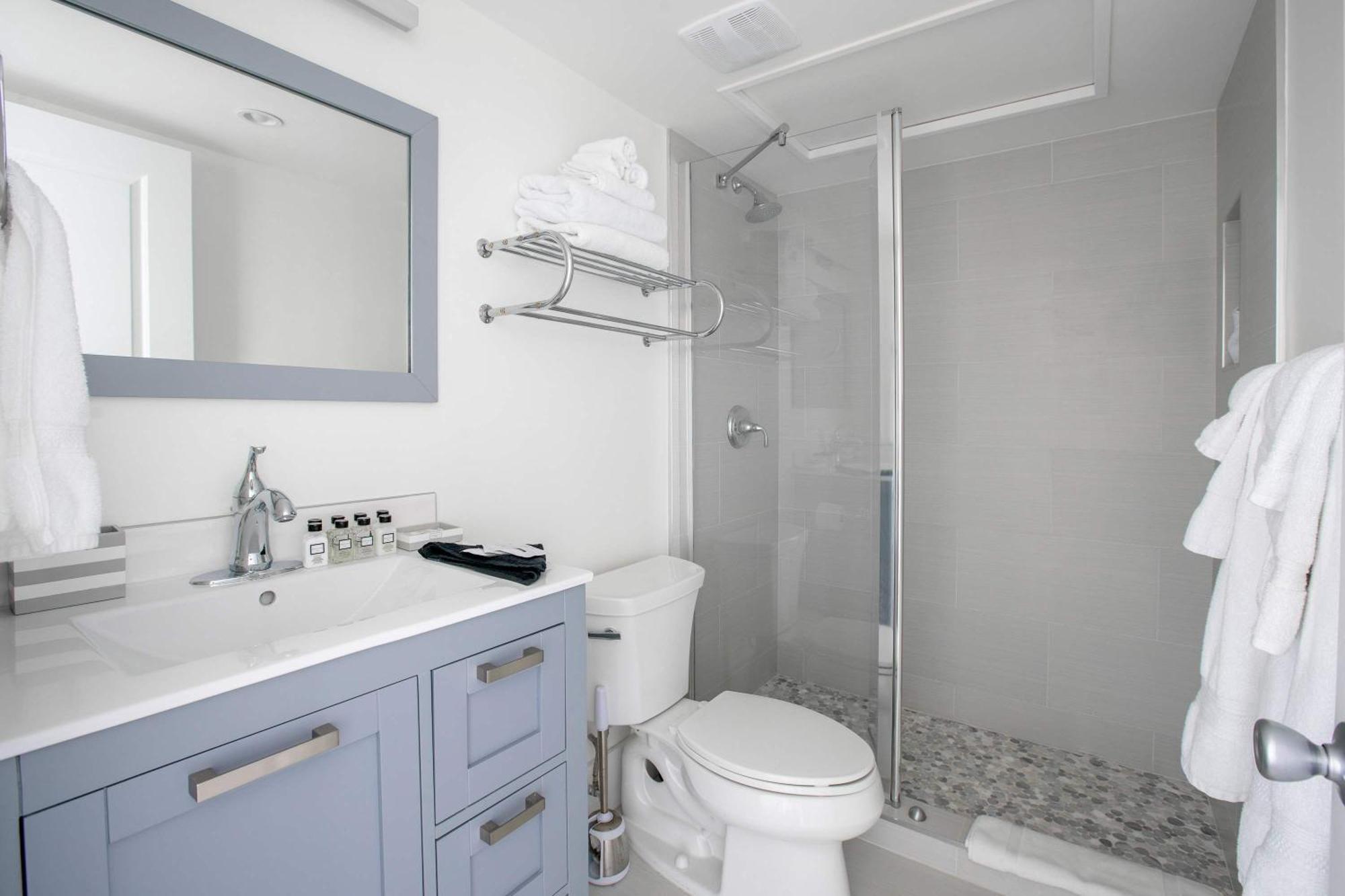 Beach Living At Plantation Village Blgs George Town Exteriör bild